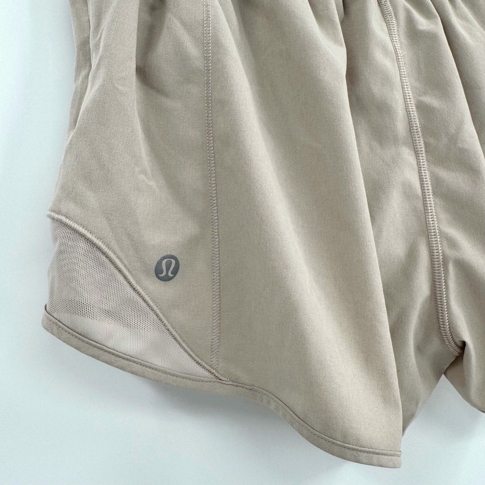 Lululemon Hotty Hot High-Rise Lined Shorts 2.5" Tan Beige Athletic Womens 6 - Picture 4 of 9